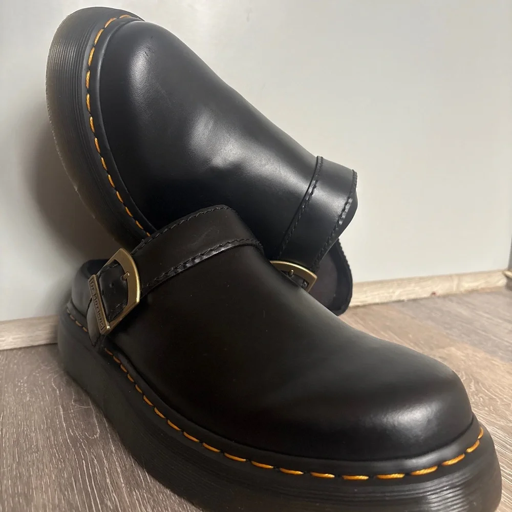 Dr. Martens Black Leather Mules with Gold Buckle and preowned 🖤🖤🖤 - Picture 3 of 8